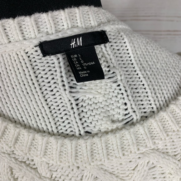 3/$25  H&M chunky cable knit sweater - Picture 2 of 5